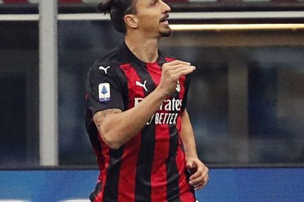 Ο Ζλάταν Ιμπραχίμοβιτς αυτοεξαιρέθηκε από τους κορυφαίους 11 για να τους δίνει εντολές