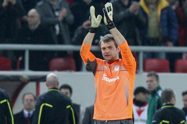 Πώς η Ελλάδα και ο Ολυμπιακός έσωσαν τη ζωή του Ρόι Κάρολ