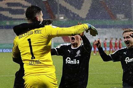 Ποιος είναι ο γκολκίπερ Γιάννης Γκέλιος που απέκλεισε την Μπάγερν