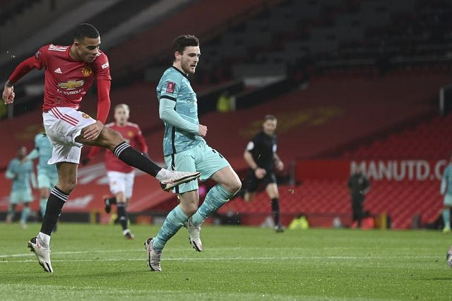 Ο Ρόμπερτσον έπαθε Μανωλά, αλλά το αυτί του Γκρίνγουντ δεν ίδρωσε