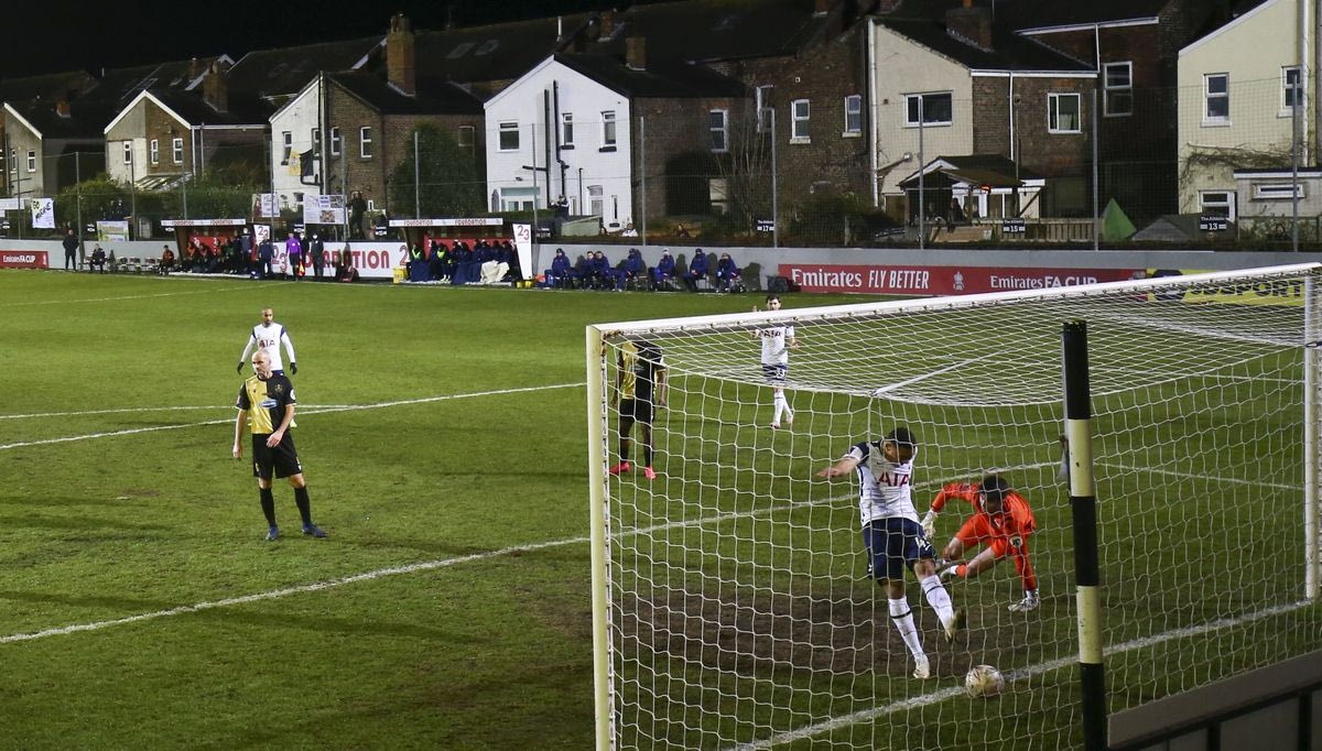 Και έζησε η Τότεναμ καλά και η Μαρίν καλύτερα