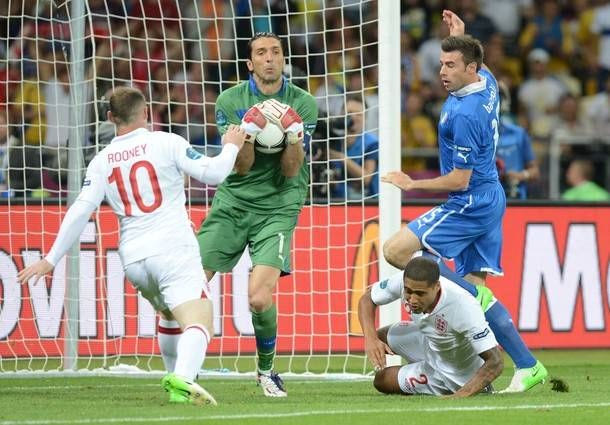 Μπουφόν: “Θα παίξω 50 ματς”