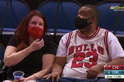 Γιατί όλο το NBA ασχολείται με έναν φίλαθλο των Μπουλς με φανέλα Τζόρνταν