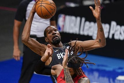 Το ‘περνάς έξω’ στον Ντουράντ εν ώρα αγώνα ήταν το άκρον άωτον της τυπολατρίας