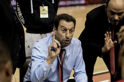 Ο Καλαμπάκος δίνει ξανά την μπάλα σε έναν Αντόνιο Ντέιβις