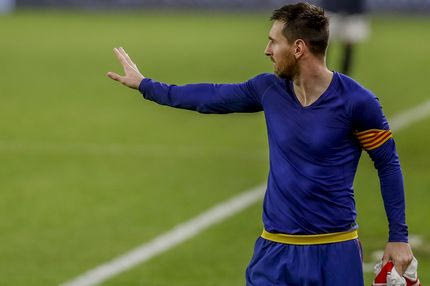 Η Μπαρτσελόνα ξεπουλάει για να κρατήσει τον Μέσι