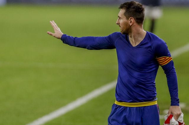 Η Μπαρτσελόνα ξεπουλάει για να κρατήσει τον Μέσι