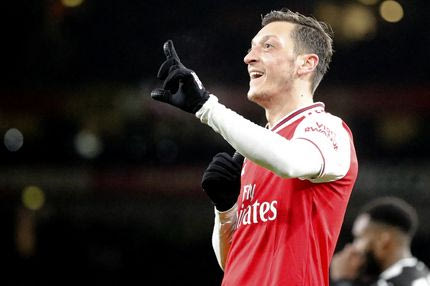 Η κόντρα Εζίλ-Μόργκαν έχει απαραίτητο συνοδευτικό το χαρτί υγείας