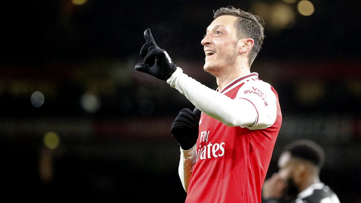 Η κόντρα Εζίλ-Μόργκαν έχει απαραίτητο συνοδευτικό το χαρτί υγείας