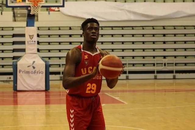 Βρήκαμε τι κάνει ο Άλεξ Αντετοκούνμπο στην Ισπανία