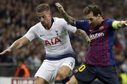 Η μάχη της Τότεναμ με τη Μπαρτσελόνα για τη χειρότερη φανέλα της σεζόν