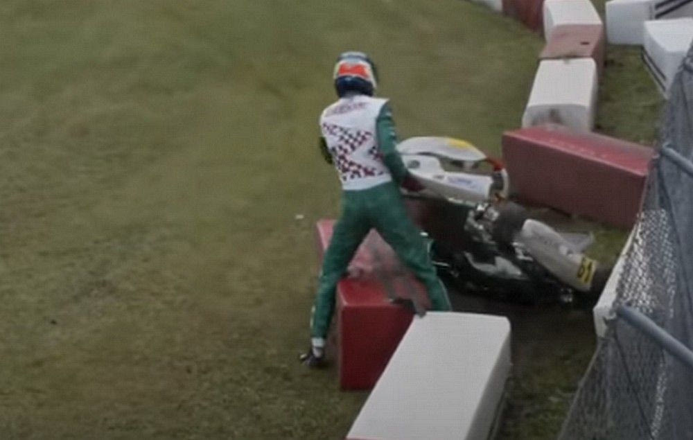 Η πιο εξοντωτική ποινή σε πιλότο επιβλήθηκε για ξηλωμένο προφυλακτήρα