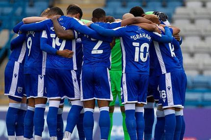 Η ομάδα που δεν πληρώνει ατζέντηδες, αλλά παραμένει στον χάρτη