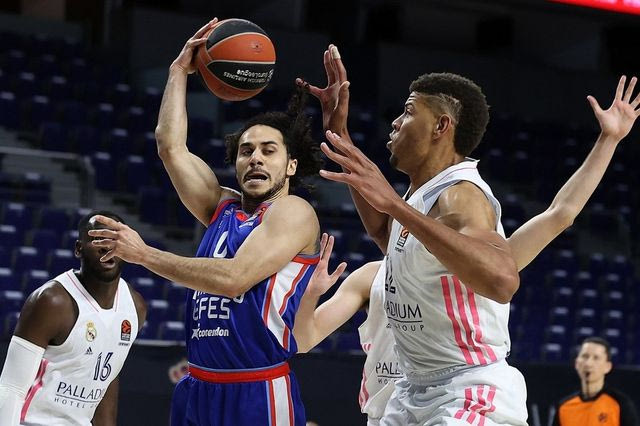 Η φούρια της Εφές και η ‘τιτανομαχία’ Μεσίνα-Τρινκιέρι