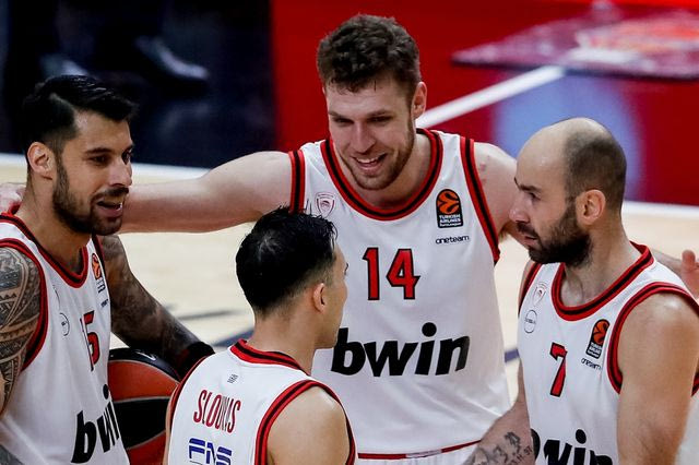 Ο Ολυμπιακός εξωτερικού έμπαινε στα πλέι-οφ