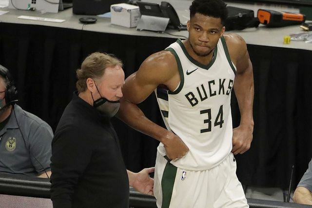 Ο Μπουντενχόλτζερ παίζει το κεφάλι του κορώνα-γράμματα και είναι αναπόφευκτο