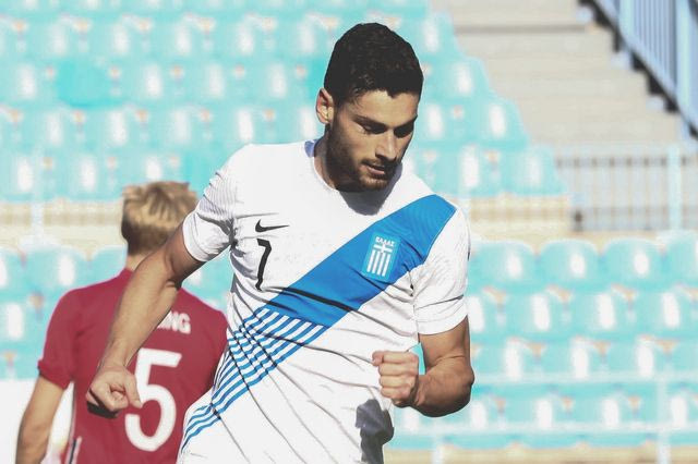 Ο Μασούρας χτυπάει με τη μία, κι εμείς κράζουμε μια φωτογραφία