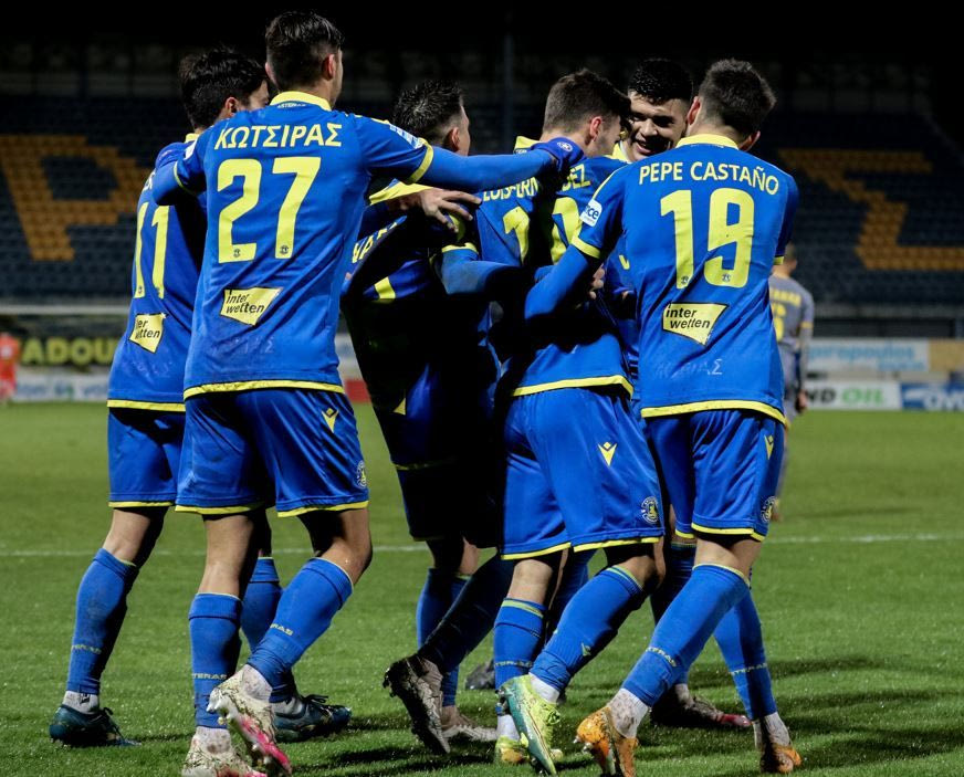 Σέντρα στη Super League, μεγάλα ματς σε Premier League και Serie A