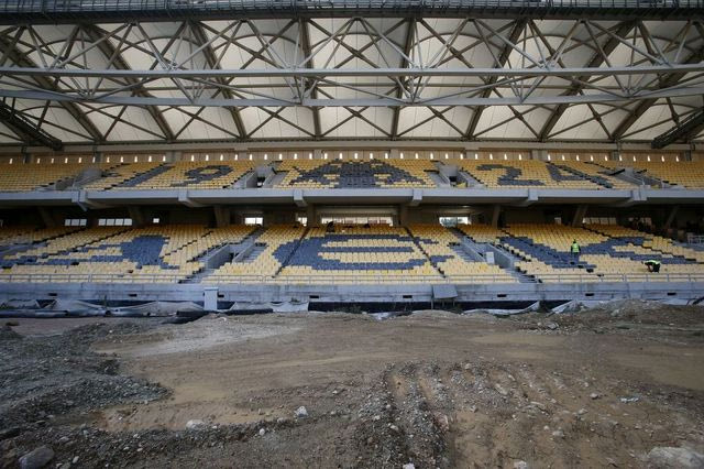 Η κεντρική εξέδρα της OPAP Arena πήρε τη μορφή της
