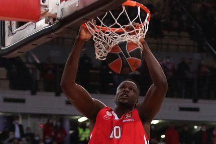 Ολυμπιακός από το Λονδίνο κι ο Φαλ που πασάρει σαν τον Βούιτσιτς