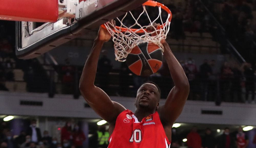 Ολυμπιακός από το Λονδίνο κι ο Φαλ που πασάρει σαν τον Βούιτσιτς