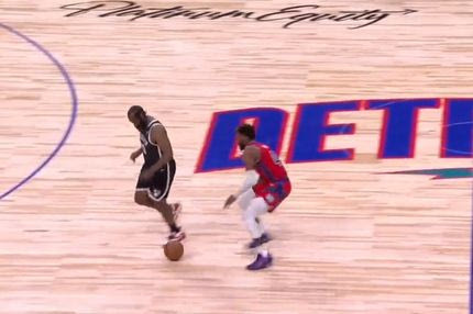 Η γκάφα του αιώνα από τον Τζέιμς Χάρντεν που ξέχασε την μπάλα