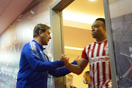 Η ατάκα του Μαρτίνς σε Μασούρα και παίκτες στα αποδυτήρια: “You are Usain Bolt, play for the team”