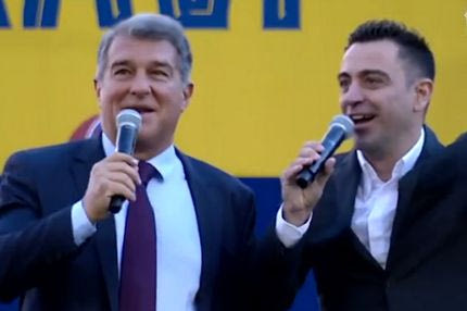 Τσάβι και Λαπόρτα τραγουδούσαν συνθήματα της Μπαρτσελόνα στην υπογραφή των συμβολαίων