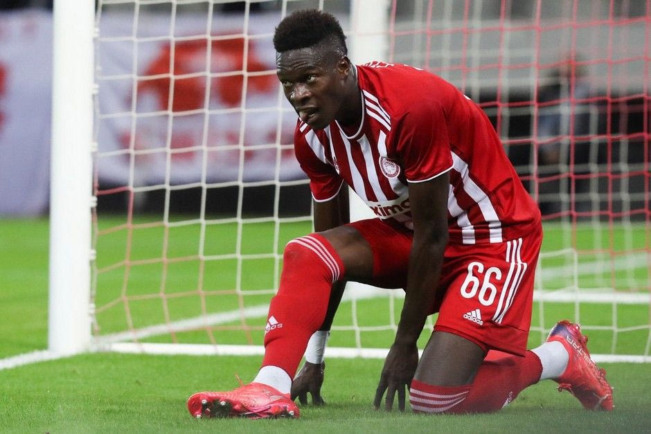 Super League: Εκτός έδρας αναμετρήσεις για Ολυμπιακό και ΠΑΟΚ