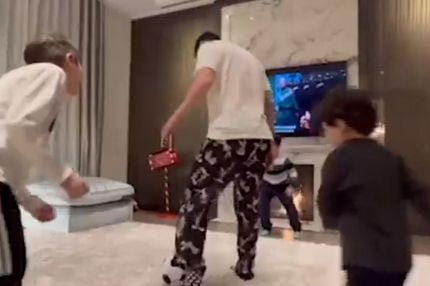 Ο Μέσι ντριμπλάρει χωρίς έλεος τους γιους του στο σαλόνι