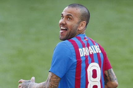 Ο Άλβες έγινε ο γηραιότερος παίκτης στην ιστορία της Μπαρτσελόνα