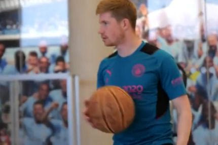 Ο Ντε Μπρόινε την είδε Ντουράντ κι έβαλε τρία τρίποντα σερί