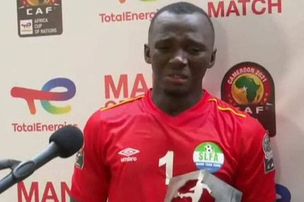 Ο γκολκίπερ της Σιέρα Λεόνε πήρε το βραβείο του MVP και έβαλε τα κλάματα