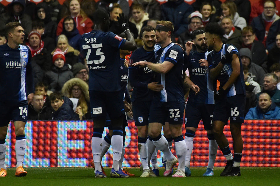 Χάντερσφιλντ και Λούτον διεκδικούν το εισιτήριο για το Wembley