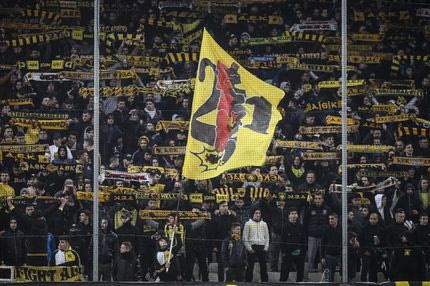 Το αντιρατσιστικό πανό των οργανωμένων