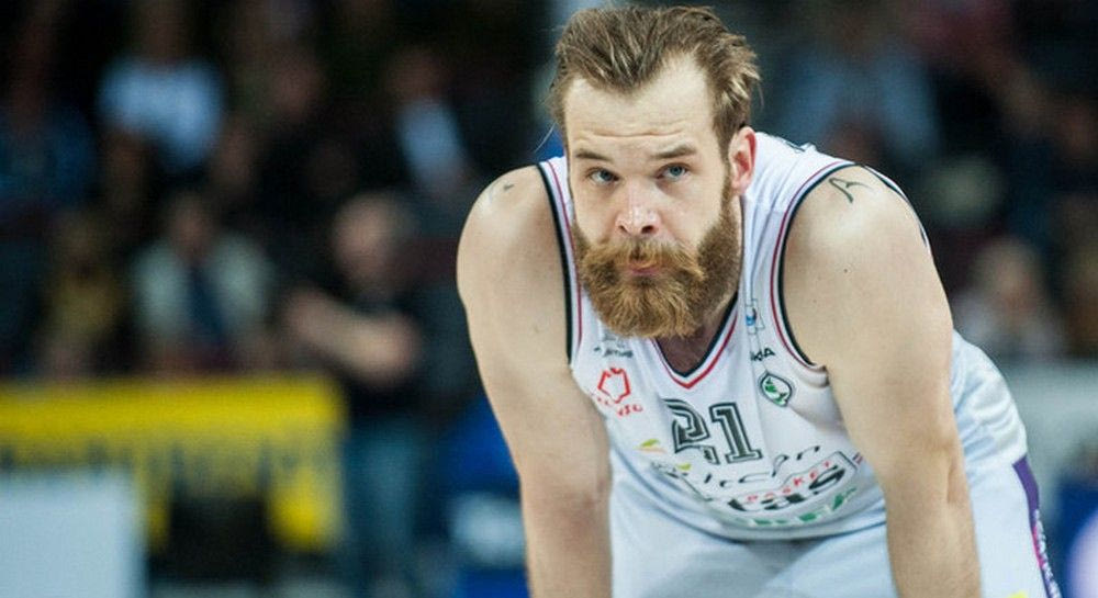 Ο Σάρας βρήκε τον αντικαταστάτη του Βουγιούκα