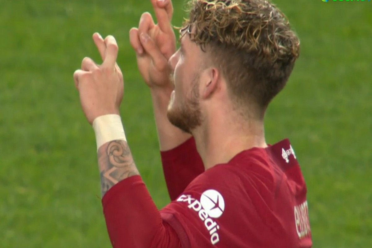 Ο Έλιοτ κάνει “σταυρουδάκια” και προσευχές για να μετρήσει το πρώτο του γκολ στο UCL