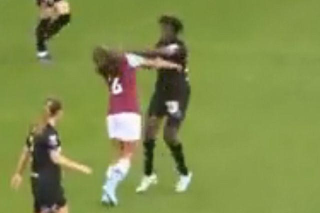 Μπουνιά και αποβολή σε αγώνα ποδοσφαίρου γυναικών