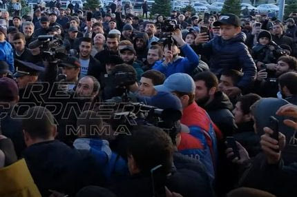 Πανικός στο Νταγκεστάν, υποδοχή ήρωα στον πρωταθλητή του Καμπίπ