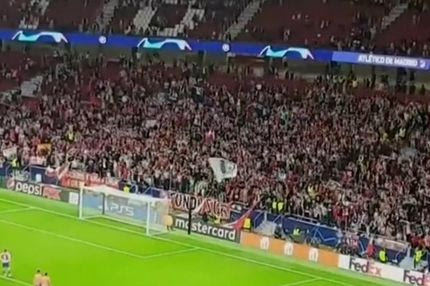 Μεγαλειώδης στιγμή στη Μαδρίτη: Οι οπαδοί αποθεώνουν τους παίκτες της Ατλέτικο