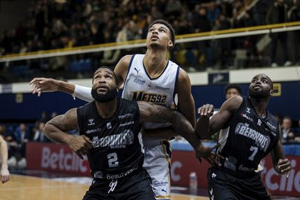 Γουεμπανιαμά: Το παιδί “θαύμα” γύρισε και συνέχισε από εκεί που σταμάτησε