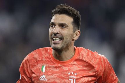 Ο Μπουφόν μπορεί να κρέμασε τα γάντια του αλλά επιστρέφει άμεσα στο ποδοσφαίρο από άλλο πόστο