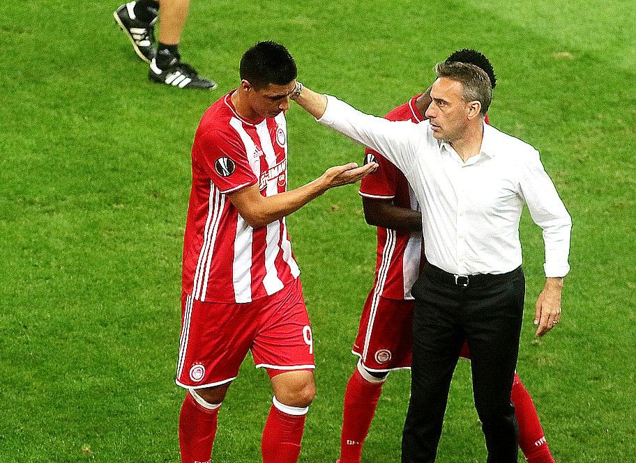 Ο ψηλομύτης Ολυμπιακός που δεν ξέρει να χάνει