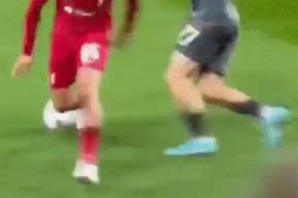 Κβαρατσχέλια: Η σακούλα στον Αλεξάντερ Άρνολντ με κορυφαία λήψη από την κερκίδα