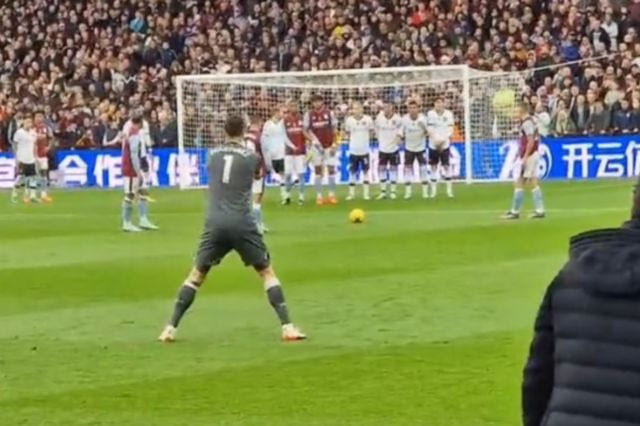 Άστον Βίλα: Ο Μαρτίνες κατεβαίνει στο κέντρο και με οδηγίες κλείνει το οπτικό πεδίο του Ντε Χέα