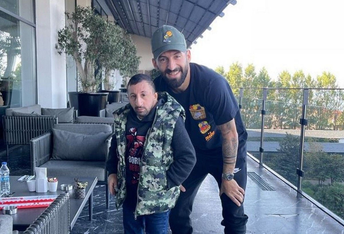 Μανώλης Σιώπης, η απόλυτη συνάντηση με τον πιο “ζόρικο” Τούρκο ινφλουένσερ