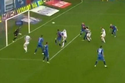 Δημήτρης Σταυρόπουλος: “Τρύπησε” με κεφαλιά κανονιά τον γκολκίπερ για το 3ο του γκολ στην Πολωνία