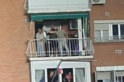 Δεν έγινε στην Ελλάδα, αλλά σε ματς της Ρεάλ: Ο Βαλβέρδε σούταρε και πέτυχε μπαλκόνι