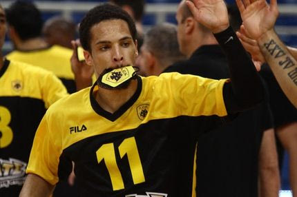 Με σούπερ Ντίξον στην 4άδα η ΑΕΚ