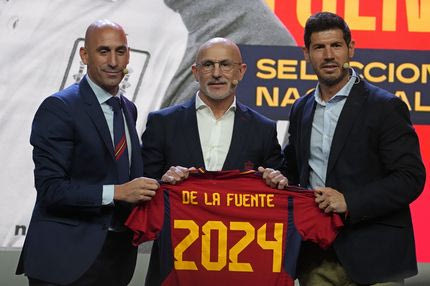 Ισπανία: Ανοιχτή η αρχηγική επιστροφή με Ντε Λα Φουέντε στον πάγκο